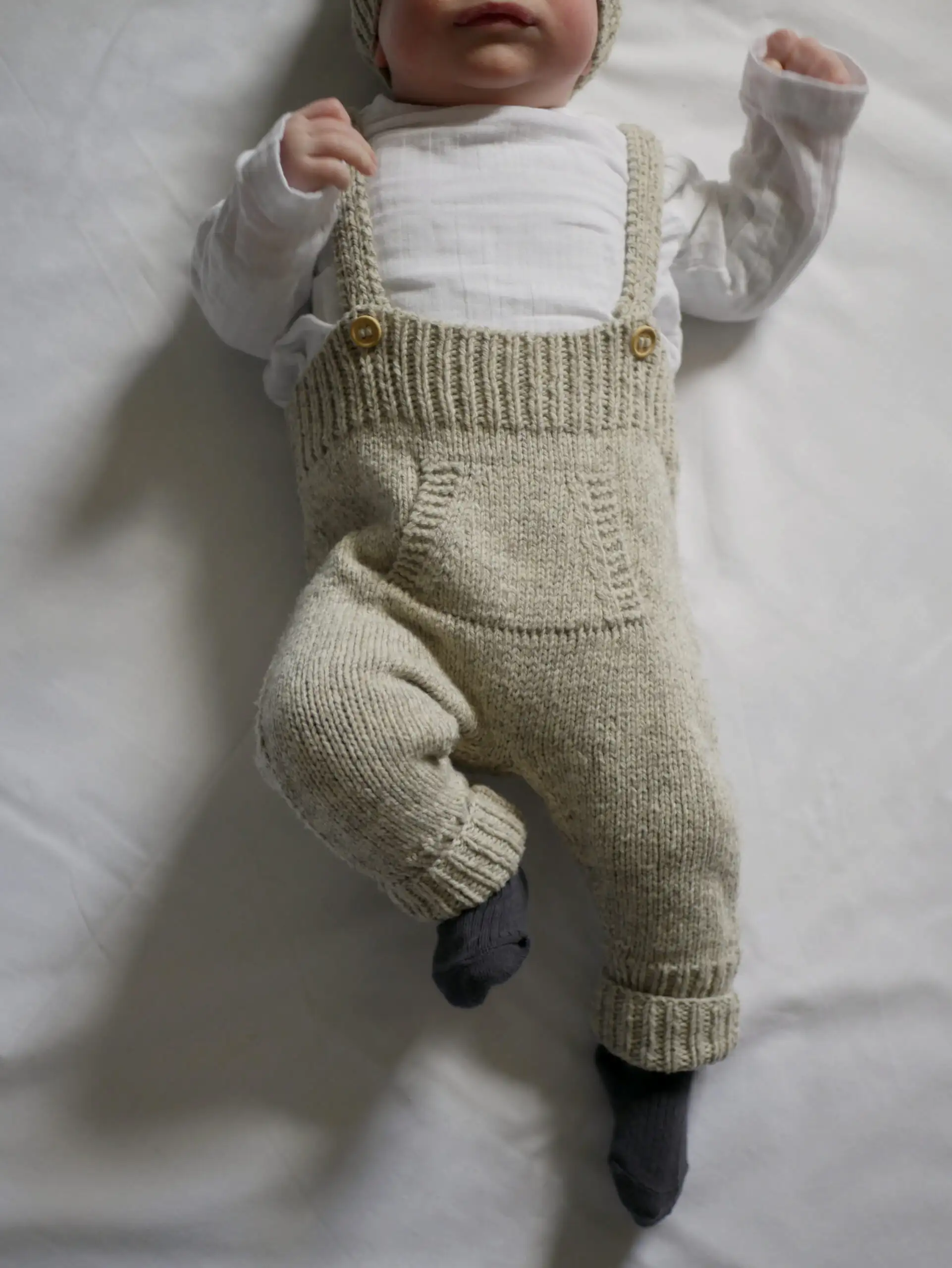 modèle salopette bébé en laine