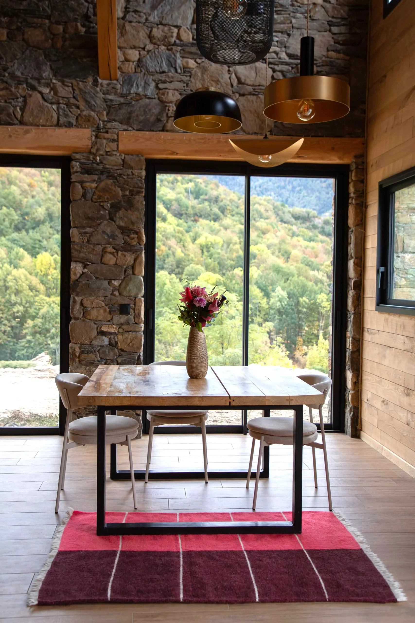 Tapis en laine rose