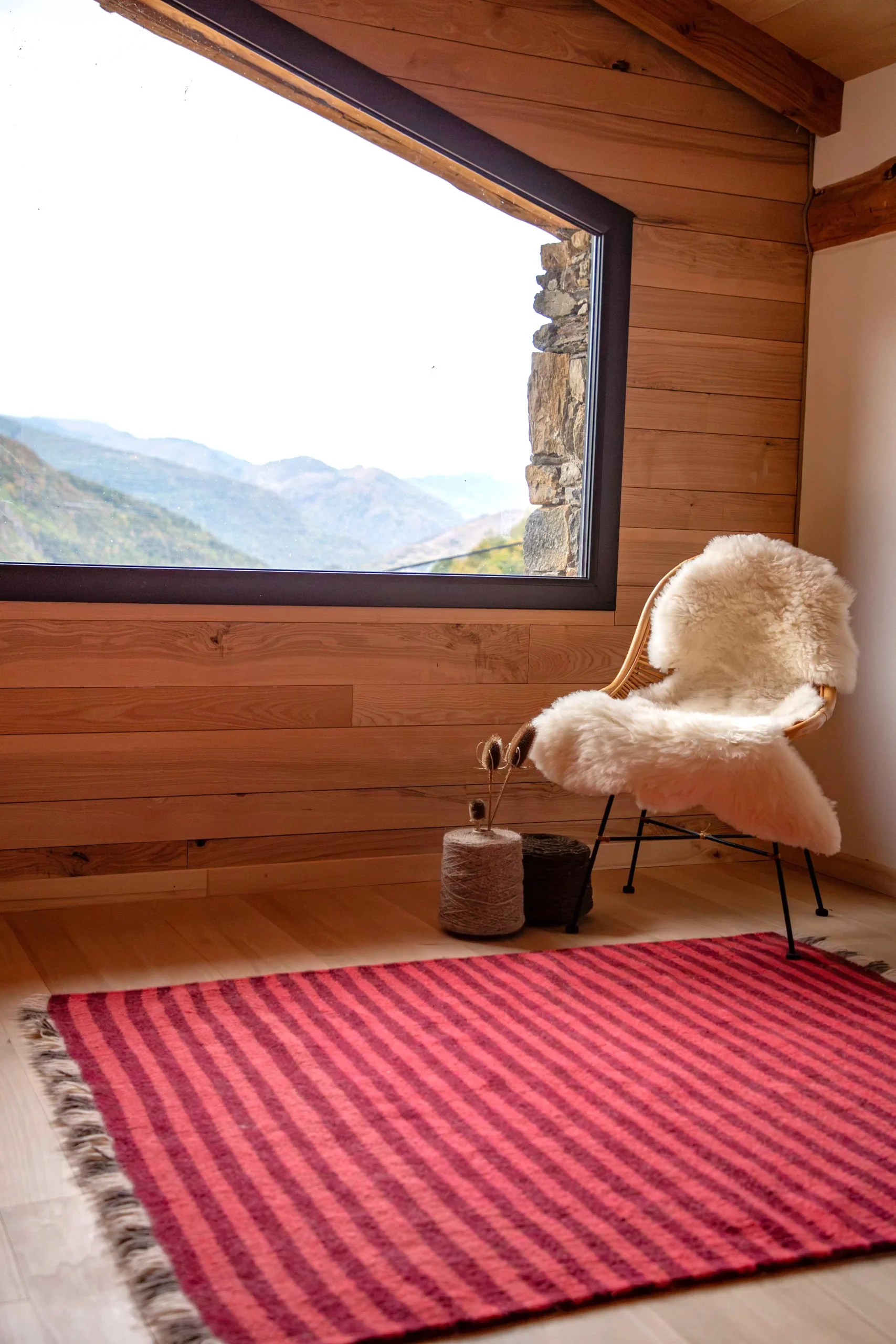 Tapis en laine rose