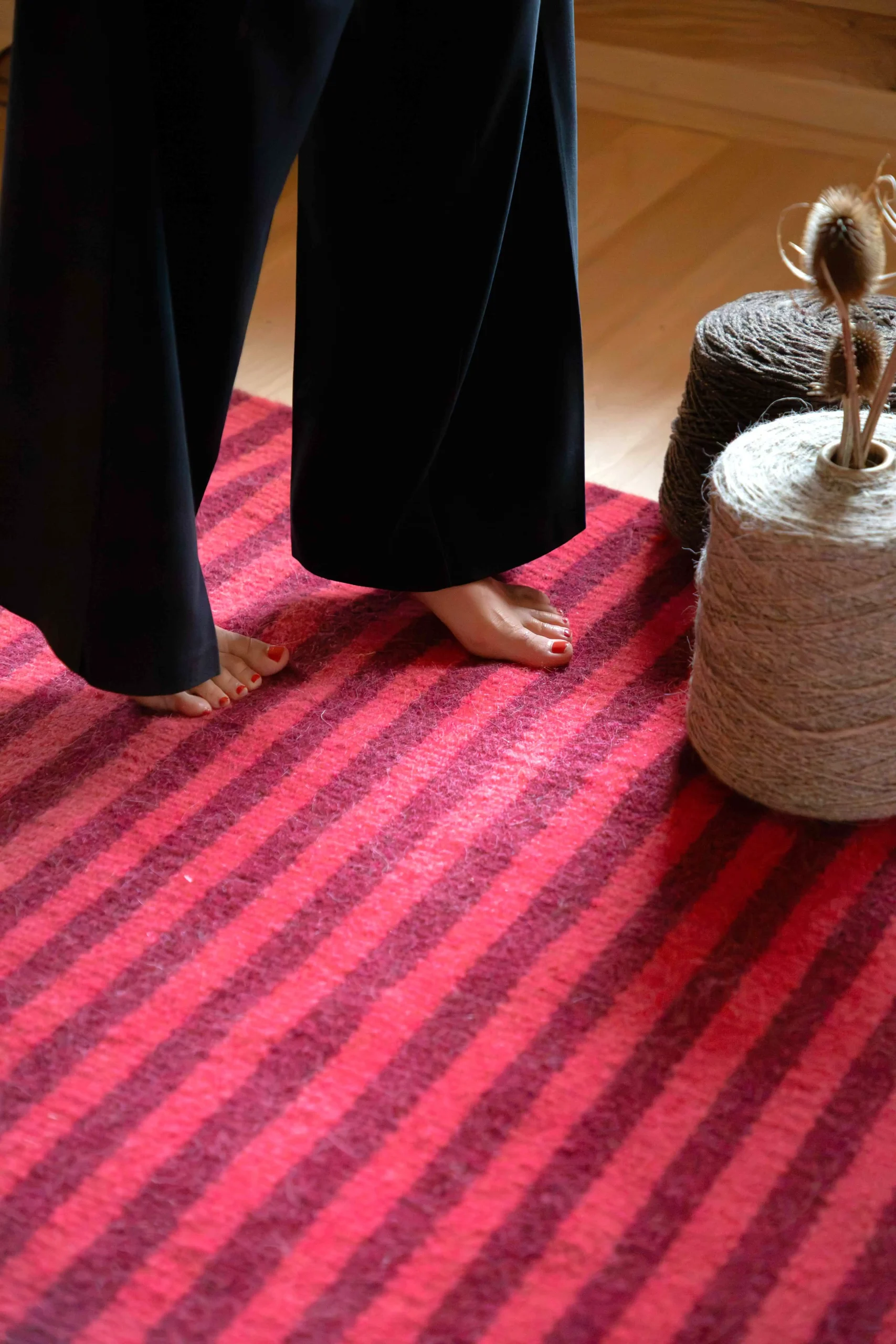 Tapis en laine rose