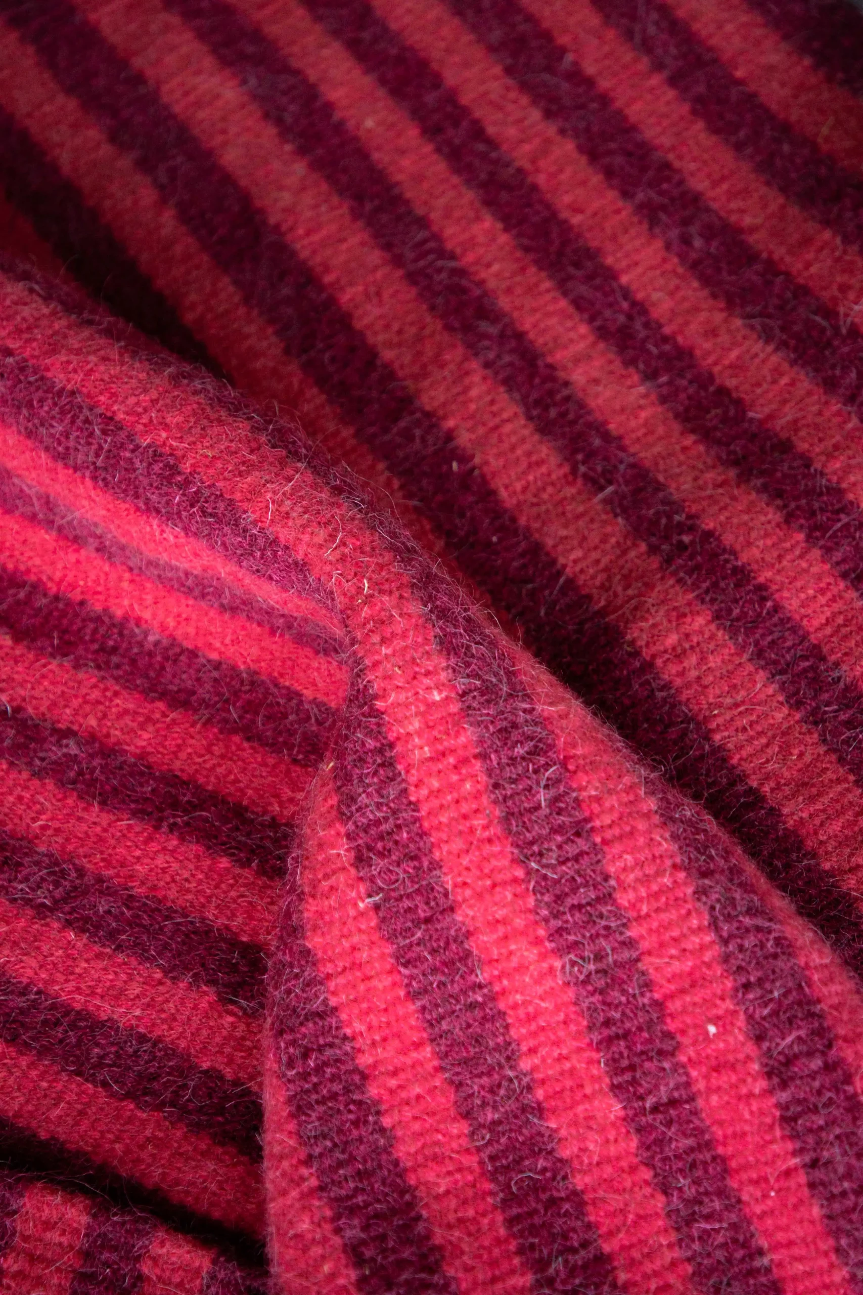 Tapis en laine rose